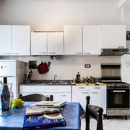 Holiday And Jubilee House Guest house 3*